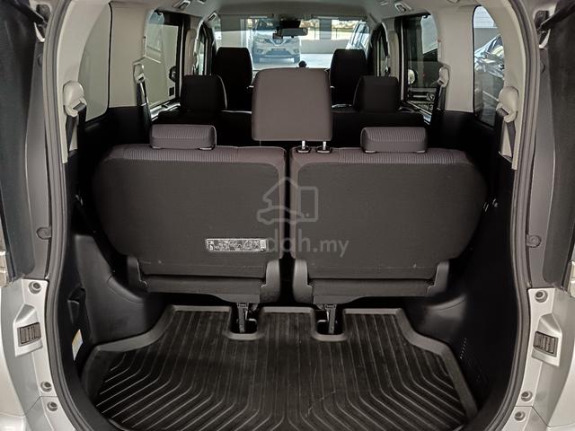 2016 Toyota VOXY 2.0 ZS (A) - 5