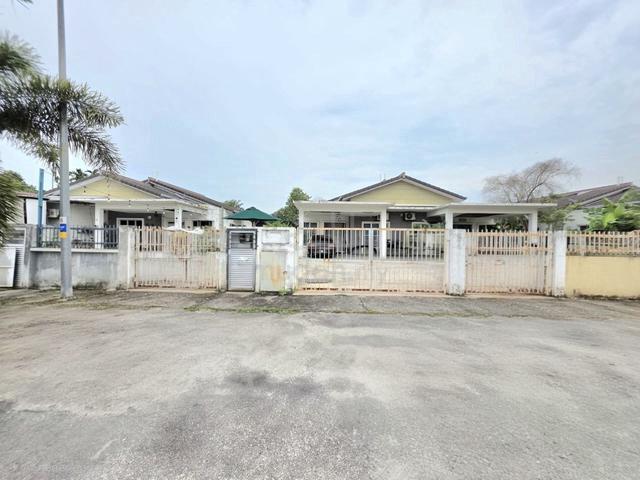SIZE LUAS & CANTIK - 1 Storey Semi D Jln Merbuk Telok Panglima Garang 1