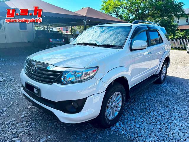 Toyota FORTUNER 2.7 V  (A) 2013 - 2
