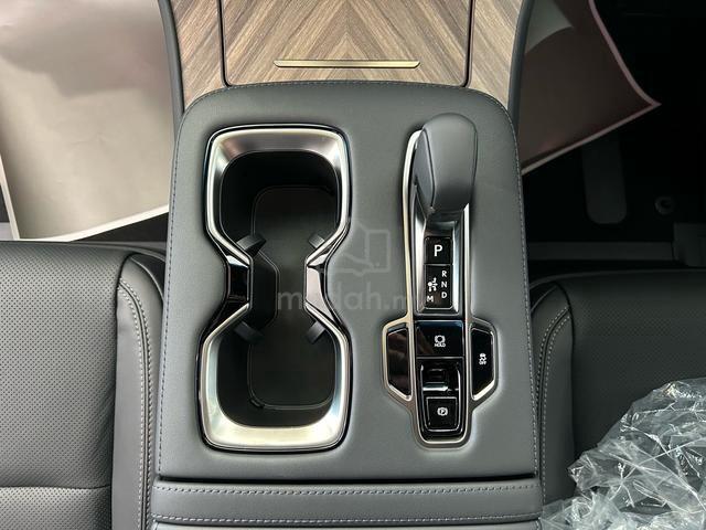 Grade 6A Lexus LM 500H 2.4 VERSION L Blck Interior - 5