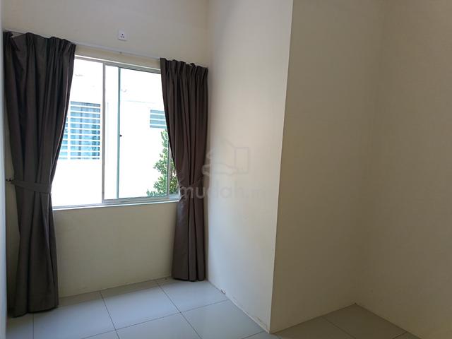 Raintree Park 2- middle room 1
