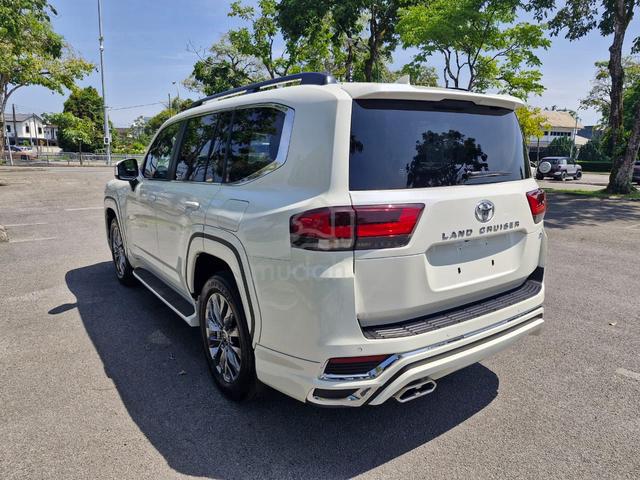 2024 Toyota LANDCRUISER 3.5 AX Sunroof - 4
