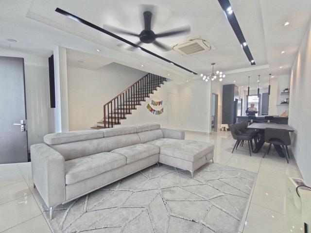 FACING OPEN 2 Storey Terrace Elmina Green Shah Alam Seksyen U16 1