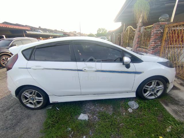 Ford FIESTA 2012 1.6 Sport (A) - 2
