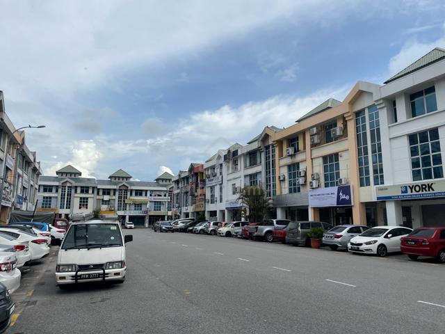 Prai/ Pacific/ Sbrg Jaya Shop lot Grd Floor - Glass Door / Partition 1