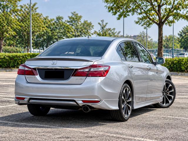 2017 Honda ACCORD 2.0 VTI-L FACELIFT (A) FULL LOAN - 4