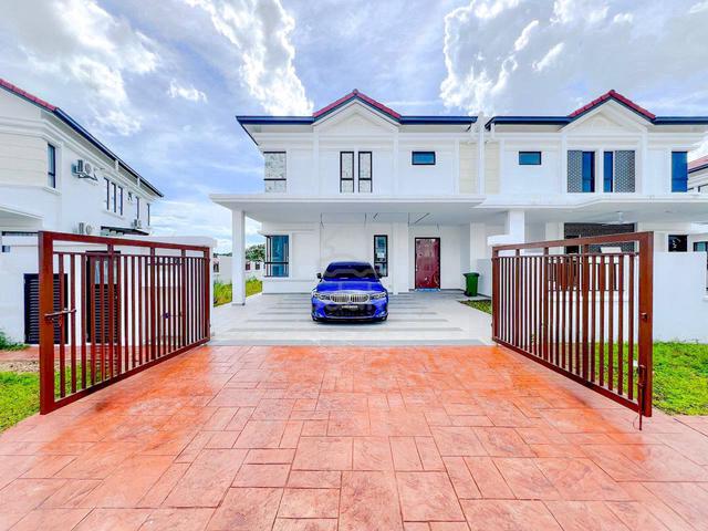 Semi Detached Double Storey Fully Furnished Setia Alamsari LOW DENSITY 1