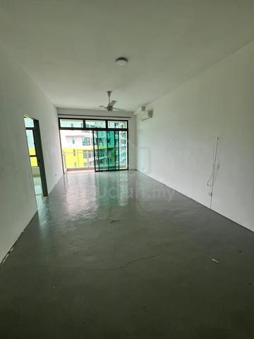 Parc Regency 1
