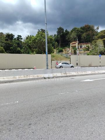 Mainroad Side Land + Single Storey House For Rent at Batu Maung,Penang 1