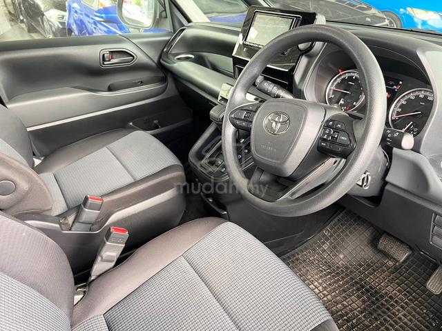 2022 Toyota NOAH 2.0 X*SUPER LOW MILEAGE*LIKE NEW* - 4