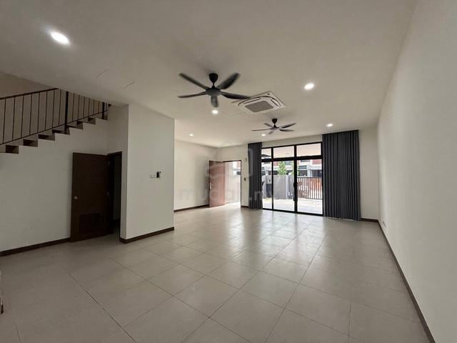 Aurora Sentral @ Iskandar Puteri, Renovated, Ready, Good Condition 1
