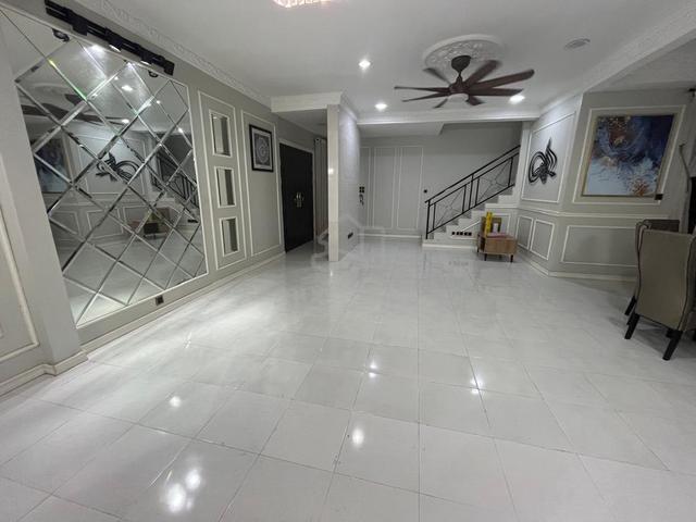 Rumah Teres 2 Tingkat dgn Tanah Luas 1
