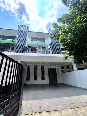 BELOW MV - 3 Storey Terrace Bangi Avenue, Seksyen 7, Kajang 1