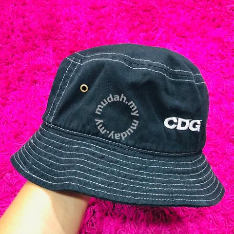 comme des garcons bucket hat