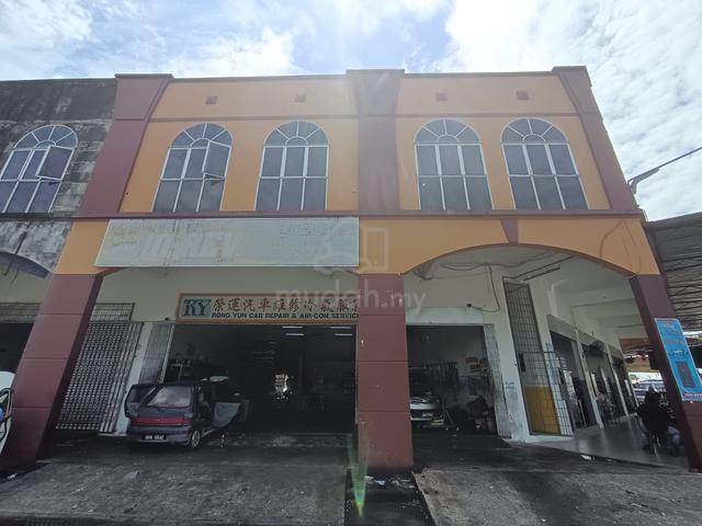 Roadside Double Storey Intermediate Shoplot For Sale @ Batu Kawa 1