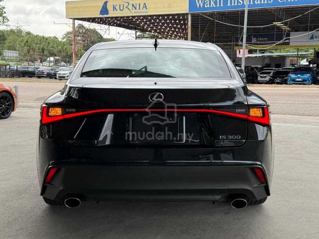 *16070KM Black Seat* ✨2023 Lexus IS300 VERSION L✨ - 3