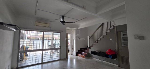 Double Storey Terrace House USJ 13 Reno & Extended till no land behind 1