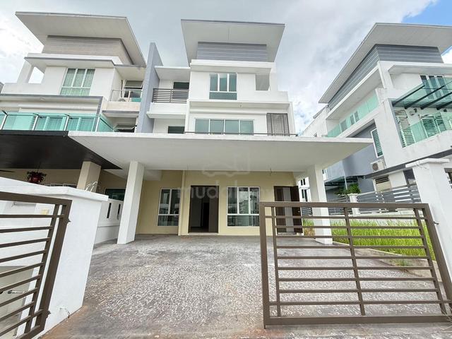 [ Extra Land+ Nice ] 3sty Semi- D House ,Regency Parc ,Saujana ,Rawang 1