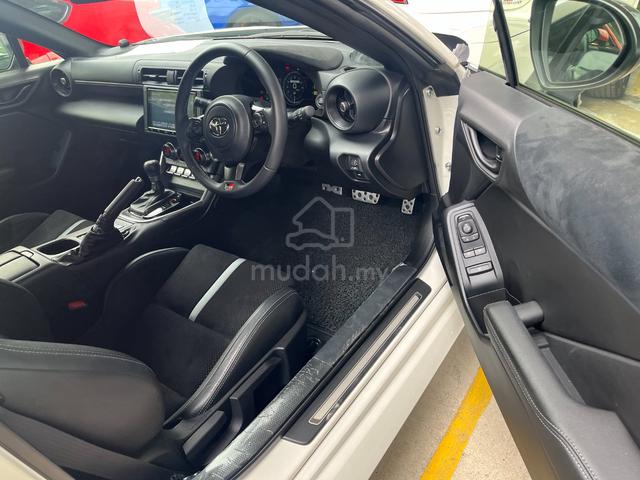 2022 Toyota GR86 2.4 RZ (ACCEPT TRADE IN) - 3