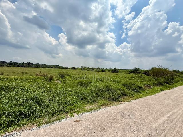 Pontian Parit Sikom 5.9 Acre Beside Main Road Flat Land 128k/acre 1