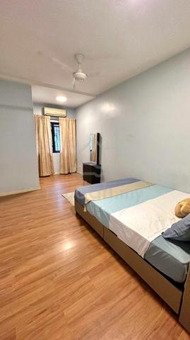 (Strategic Area !!) Walk to Mrt Sungai Besi, Medium/ master room KL 1