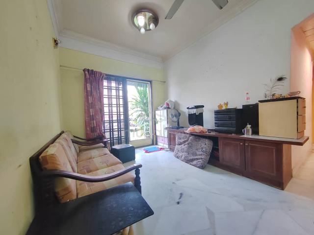 Las Palmas Apartment Blok Palas, Bandar Country Homes Rawang 1