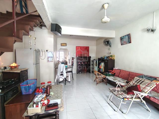 Taman Kinrara Seksyen 3, Jalan Tk 3, Well Maintained Double Storey 1