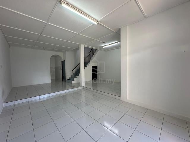 Hidden Gem, Facing North Terrace House @ Batu 3 1/2, Kuching. 1