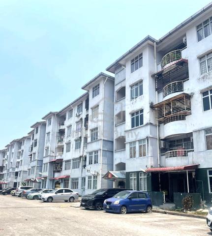 Kiambang Apartment 1
