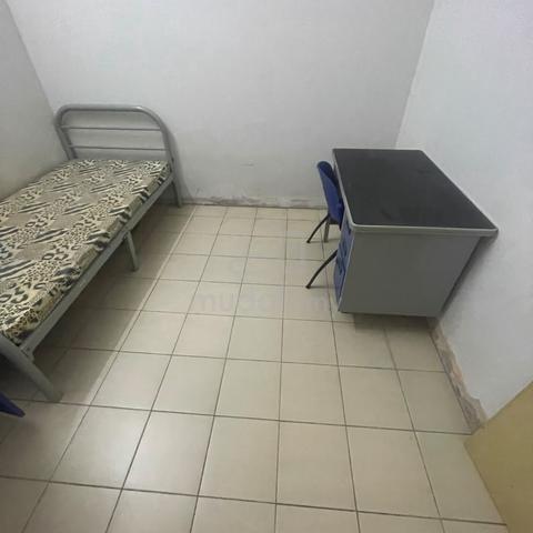 Bilik untuk lelaki, Taman Indera Sempurna (Full furnish) non sharing 1