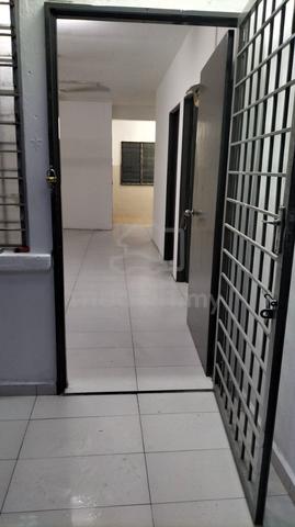 Pangsapuri Taman Tasik Utama 1