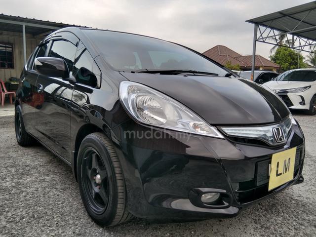 R /2014/ Honda JAZZ 1.3 HYBRID FACELIFT (A) - 1