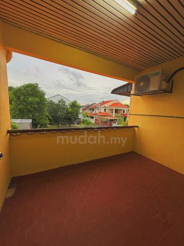 WORK FROM HOME FRIENDLY!🏠🥰PREMIUM Master Room W BALCONY!!😱 SS2 PJ! 4