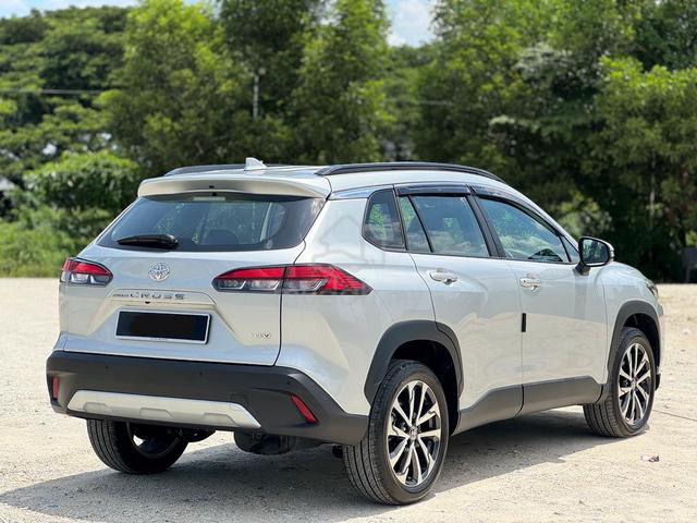 2025 Toyota COROLLA CROSS 1.8 V / 1K MILEAGE ONLY - 3