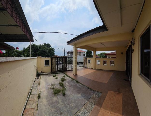 RENOVATED END LOT Single Storey Taman Paya Emas Cheng Melaka 4