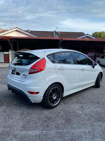 Ford Fiesta Sport Hatchback 1.6 (A) 2013 - 2