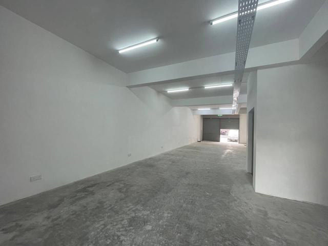 Austin Perdana 3 Storey Shoplot — For Rent 1
