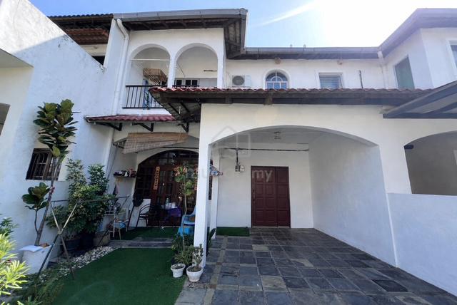 2 Storey House at SL7 1