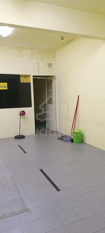 Ground floor Endlot shot subang jaya  5