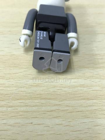 BE@RBRICK KAWS 100% (As-is condition) - photo 3 of 6