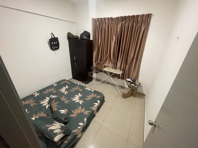 Room for rent/ bilik sewa - clean and new condo - ready to move in !! 1