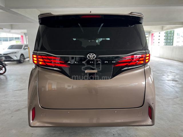 2024 Toyota Alphard 2.5 Z Precious Leo Blonde MPV - 3