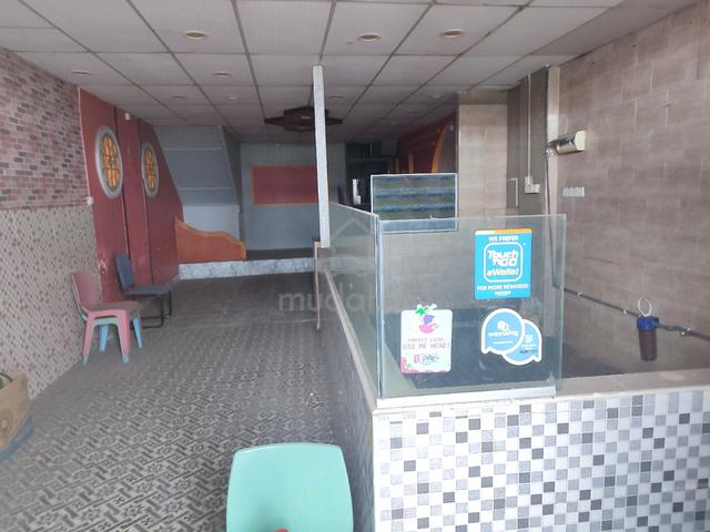Strategic Shop Lot for Rent Opposite Methodist Girls' School  1
