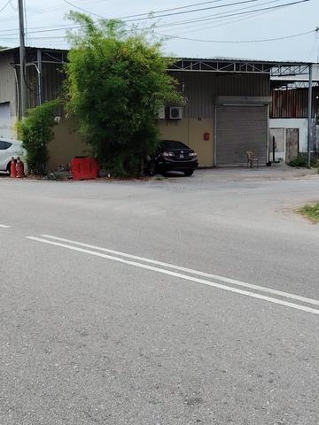 Batu Maung Warehouse Facing Main road 4