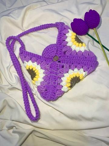 beautiful handmade shoulder bag  - photo 4 of 6