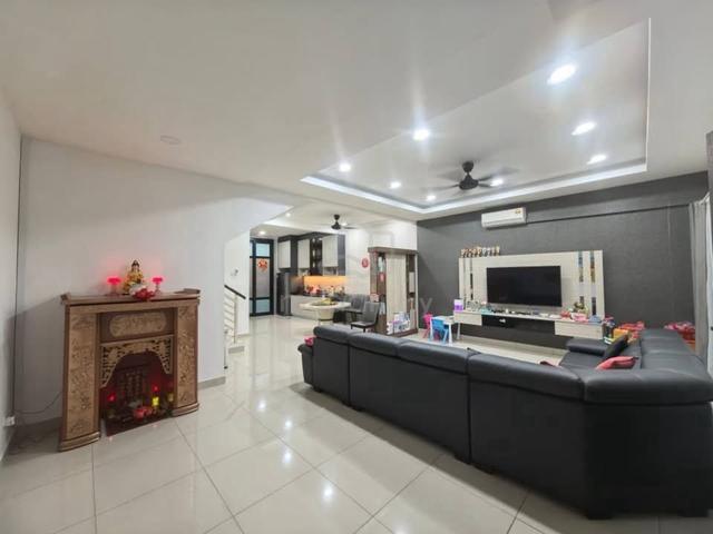 Bandar Puteri Klang Cassava 2.5 Storey 22x75 Renovated Unit For Sale 1