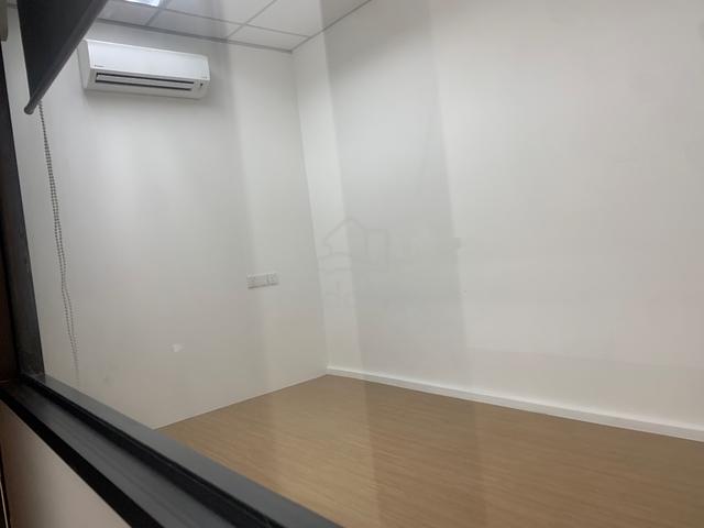 1st Floor Office 3 Storey Shoplot @ Jalan Pendidikan , Taman Universit 4
