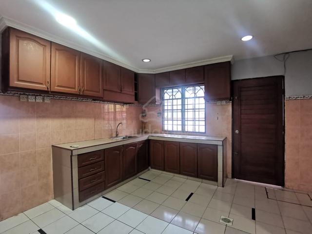 (CORNER/FULL EXTEND)2 Storey Taman Pinggiran Putra Seri Kembangan 1