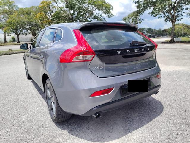 Volvo V40 2.0 T5 (A) PADDLE SHIFT - 8 SPEED - 3