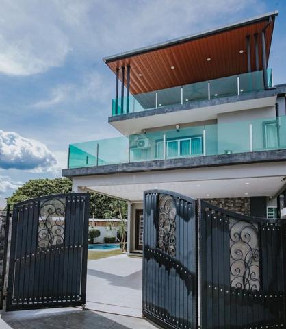 Pasir Puteh Ipoh Freehold Very Nice 2.5 Storey Semi-D Swimming Pool 1